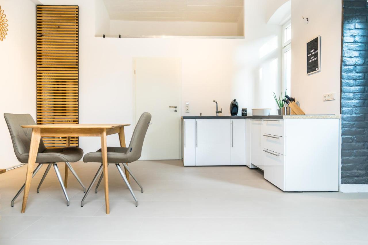 Homebydoni - Kueche I Terrasse I 500 Mbits Wifi I Design Loft Nahe Rmcc & Staatstheater Wiesbaden Luaran gambar
