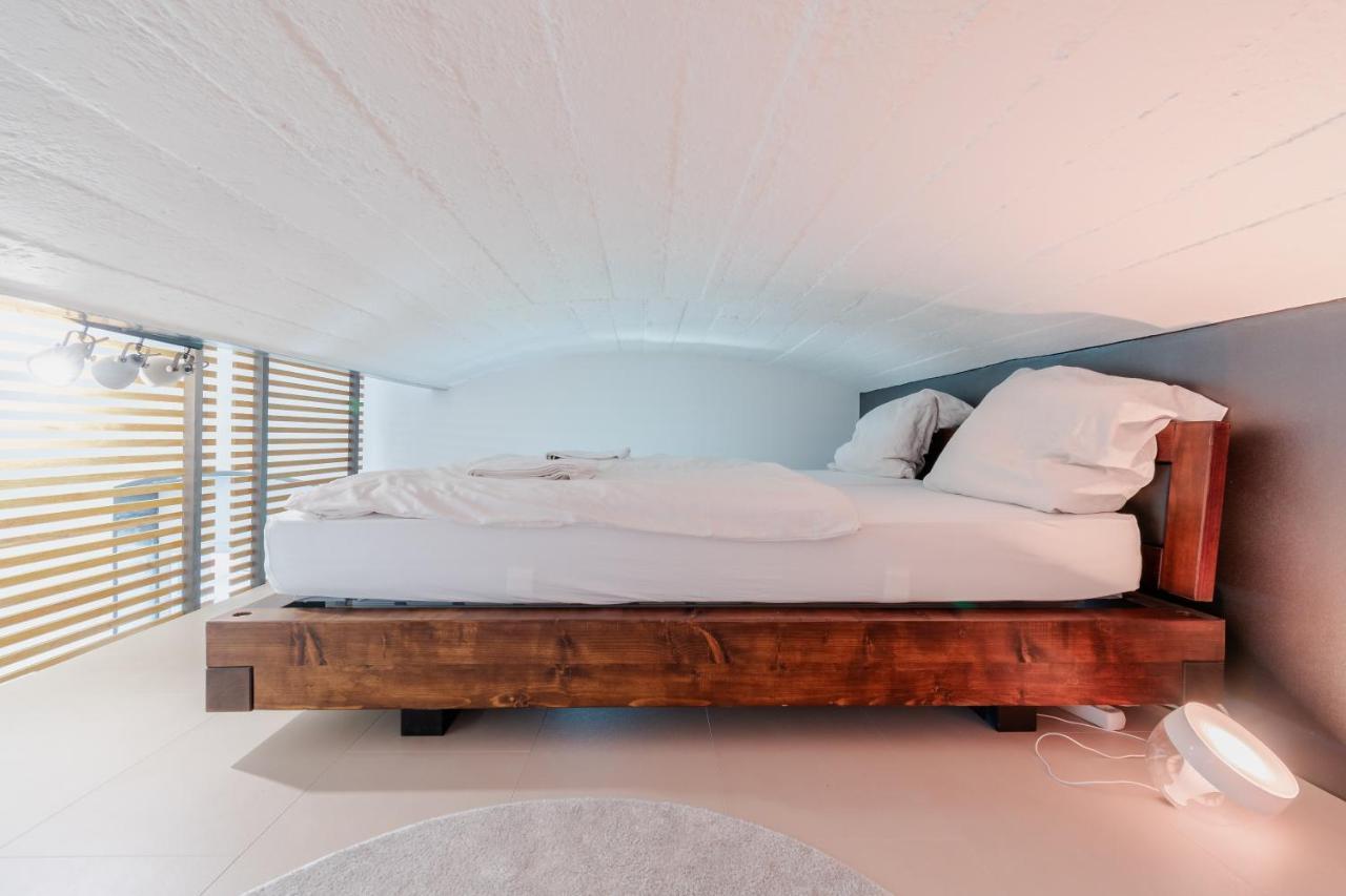 Homebydoni - Kueche I Terrasse I 500 Mbits Wifi I Design Loft Nahe Rmcc & Staatstheater Wiesbaden Luaran gambar